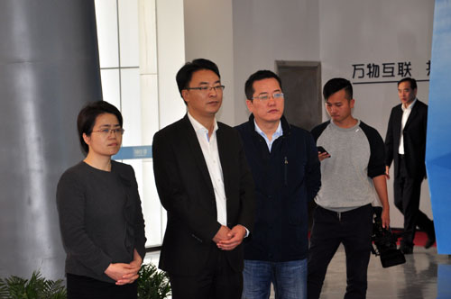 江北區(qū)委書(shū)記丁曉芳陪同寧海黨政考察團(tuán)一行蒞臨寧波物聯(lián)網(wǎng)產(chǎn)業(yè)園考察