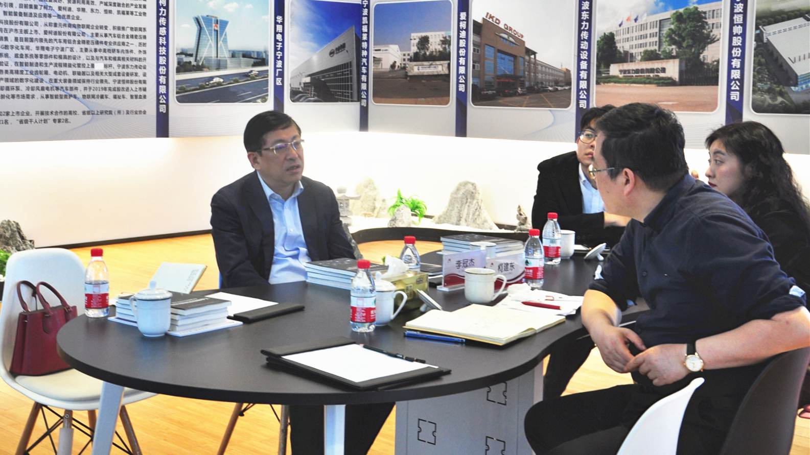 寧波市江北區(qū)委副書(shū)記、區(qū)政法委書(shū)記李冠杰一行赴柯力傳感調(diào)研