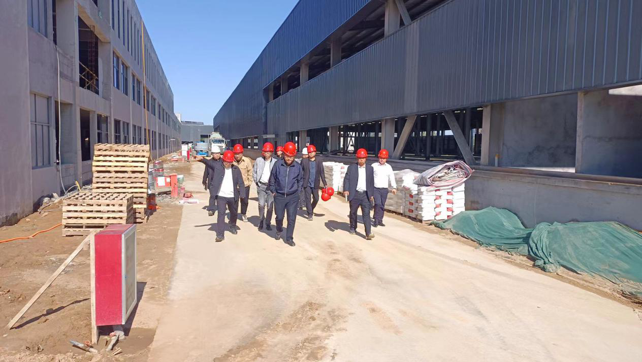 集團(tuán)董事長(zhǎng)兼總裁柯建東蒞臨鄭州公司指導(dǎo)工作